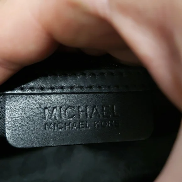 MICHAEL Michael Kors Hamilton Smooth Black Leather Crossbody Bag w/Gold Hardware - Picture 15 of 17